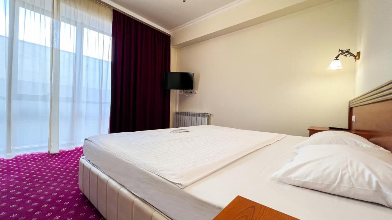 Olympavan Hotel Yerevan Exterior photo